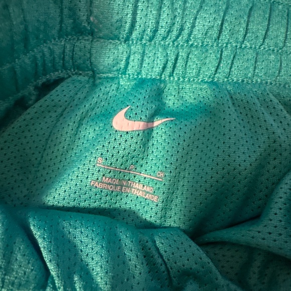 Nike Giannis "Freak"‎ Shorts - Picture 3 of 3